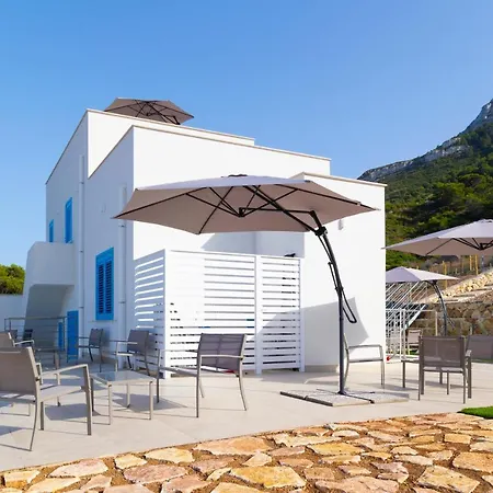 Tenuta Pezzeselle - *